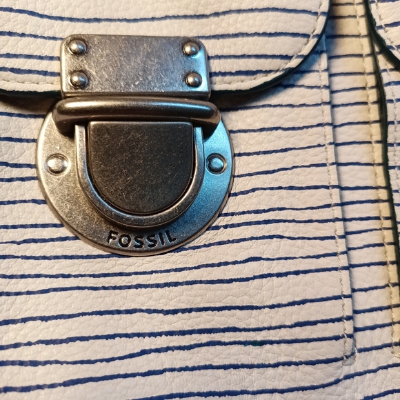 Fossil Riley Crossbody Leather purse white and blue stripes - Picture 3 of 8